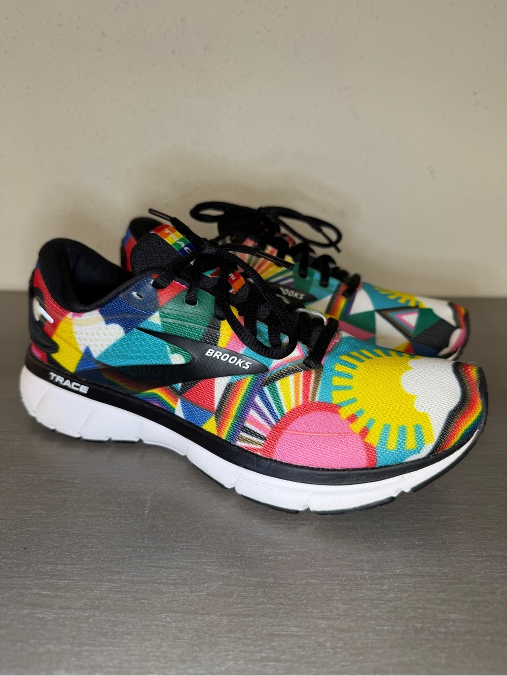 Brooks Trace 2 Shoes Womens Size 7.5B Lisa Congdon Limited Edition Pride Running
